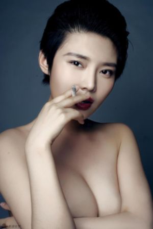边尿边做太爽了H_720在线视频观看